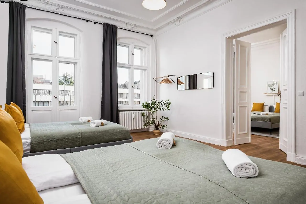 Riesiges Apartment Nahe Kudamm Sehr Schoner Altbau 123M2 Gross 12 Gaste Berlin